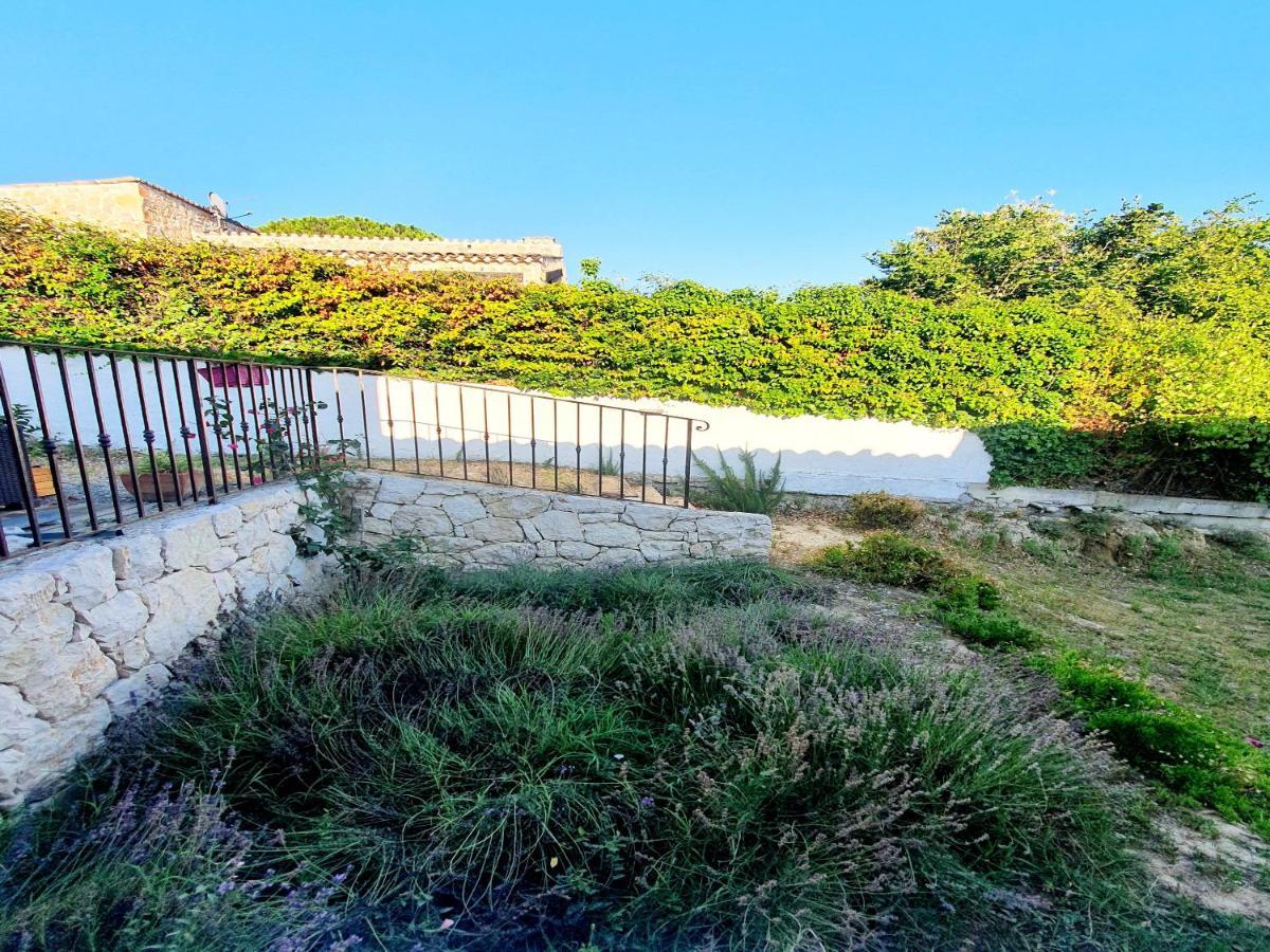 F2 neuf calme climatisé wifi parking - 1,5 km mer Cagnes-sur-Mer Extérieur photo