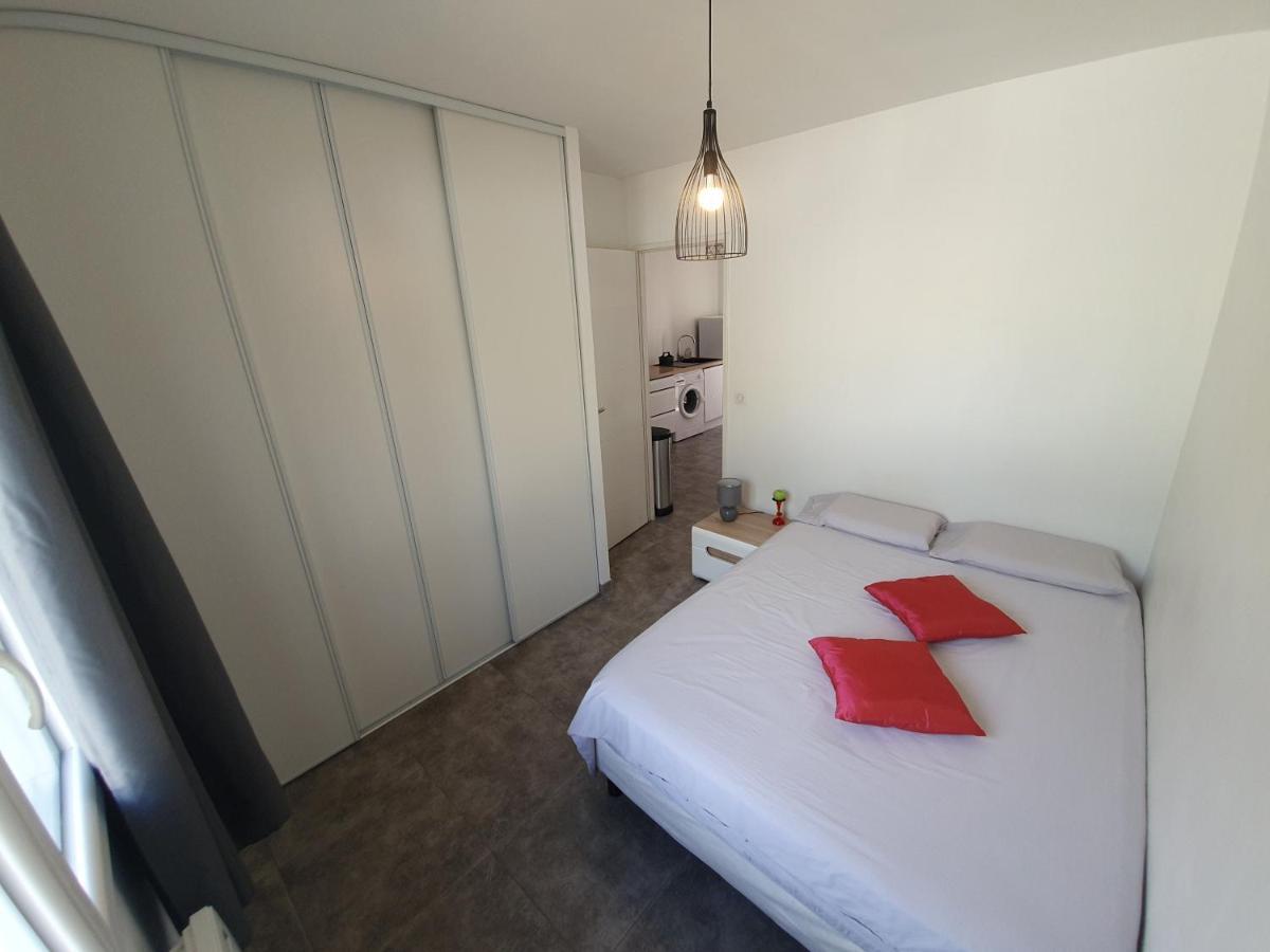 F2 neuf calme climatisé wifi parking - 1,5 km mer Cagnes-sur-Mer Extérieur photo